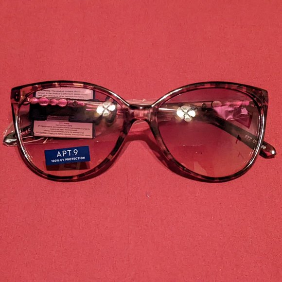 Lot of 5 Fashion Sunglasses #5*** - Picture 3 of 6